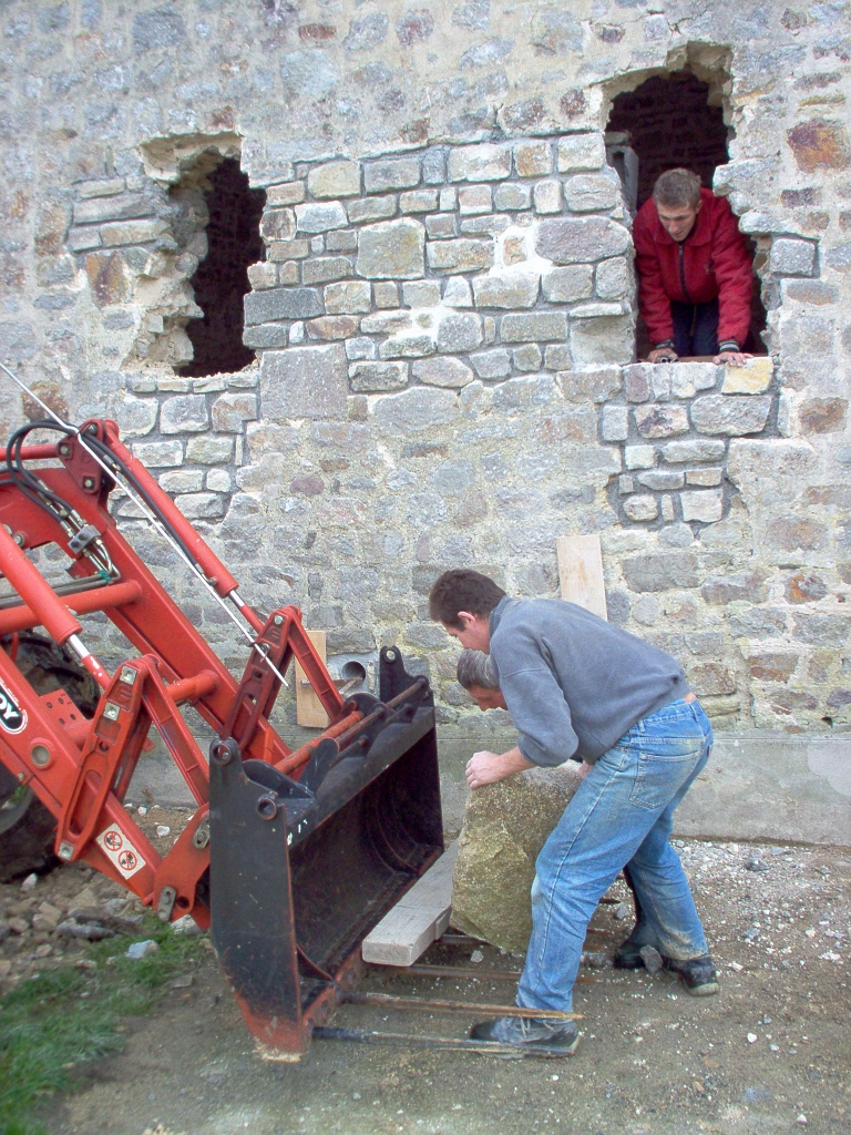 20051107 LE MENAGE Chimney 11.jpg